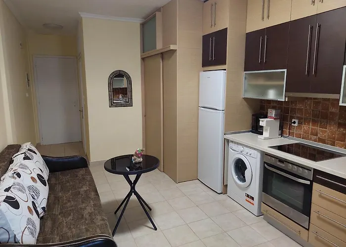 Dilyana 2 Apartment Karianí